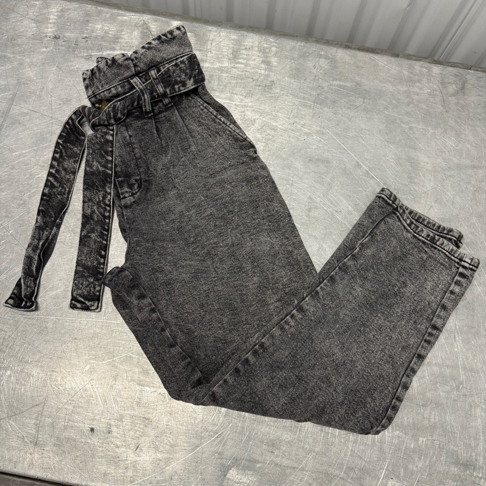 Who What Wear Women’s Black Acid Wash High Rise Mom Jeans Size 2